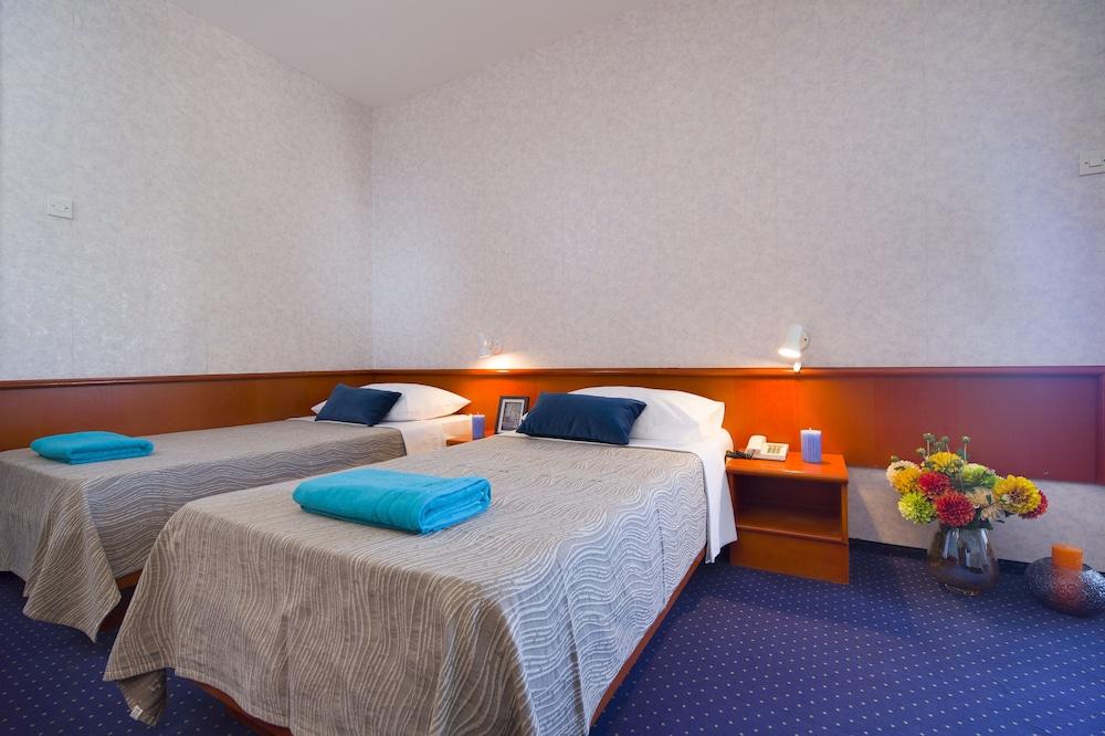 Hotel Laguna Градац Екстериор снимка
